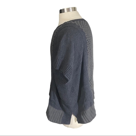 LABEL + thread Women Blue & Grey Crochet Wool Oversized Poncho Sweater Sz Small - Picture 3 of 11